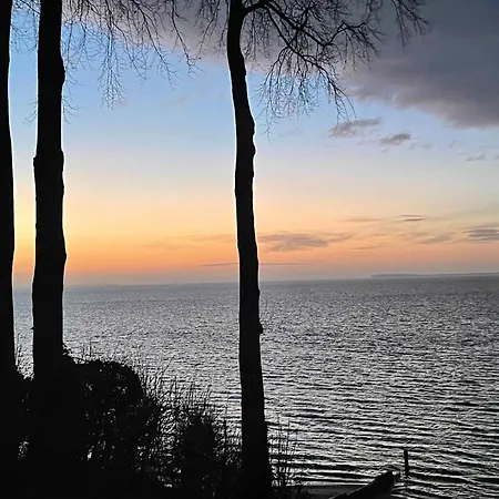 Semesterbostad Stunningly Located With A Beach,