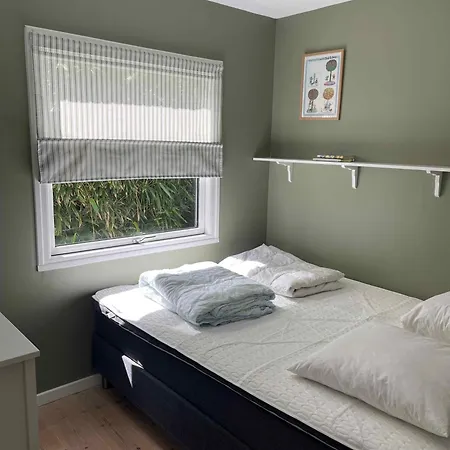 Stunningly Located With A Beach, Semesterbostad Bjert Strand